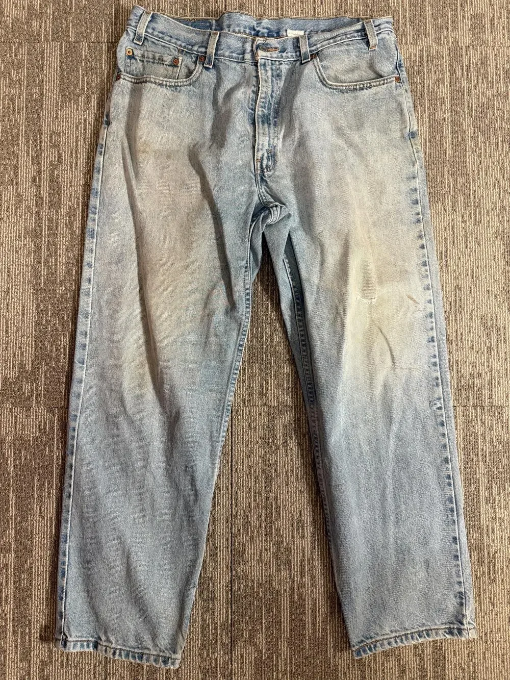 Levi's 550 Jeans Mens 36x30 Light Wash Blue Relaxed Fit Tapered Leg Classic